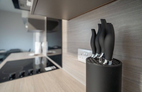 Grangemouth House | Snug Modern Home in Grangemouth