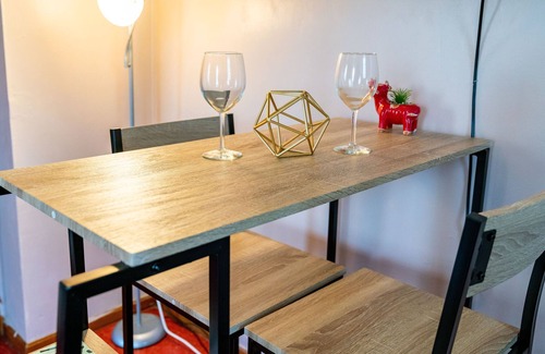 Spring Garden Apartment | SNUG studio nestled in the heart of center city!