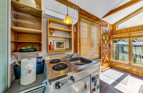 Carmel Woods Apartment | Snuggle Inn - A Romantic Retreat
