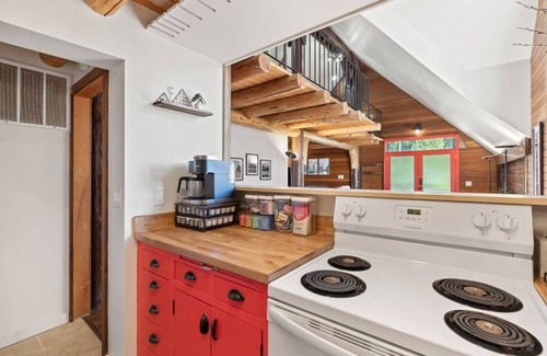Bremerton House | Snuggler's Cove-Townhouse w/Beach Access & Kayaks