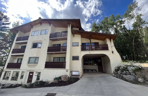 Taos Ski Valley Condo | So Close to the Slopes