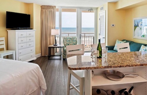 Ormond Beach Resort | So much to do at this Charming resort with AC and WiFi in pleasant Ormond Beach.