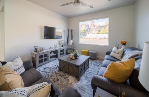 Hildale House | So Zion Painted Desert-4Bed, 3Bath, Hot Tub, Deck