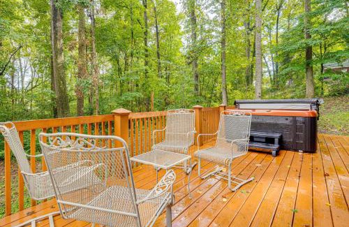 Cleveland House | Soak in Hot Tub, Explore Outdoors Cleveland Cabin