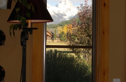 Alta House | Soak in the Hot Tub, Relax by the Fireplace, or X-C Ski from the Back Door