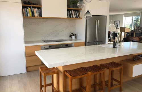 Raumati South House | Soak up the views, enjoy the spa