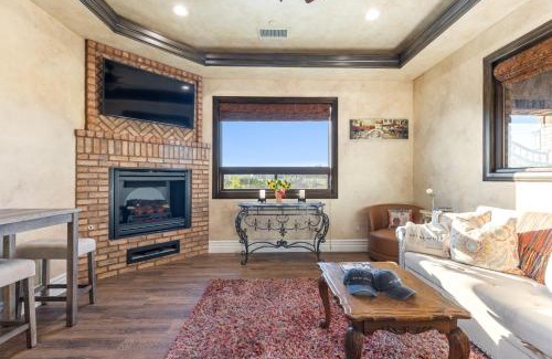 Temecula House | Soaking Tub Vineyard Views Wine Trail Access The Casita at Vines Estate by AvantStay