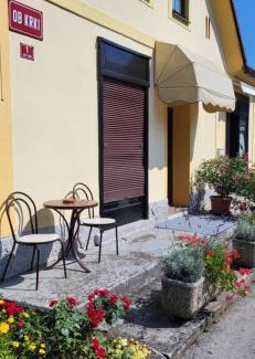 Straza House | Soba Kolovrat