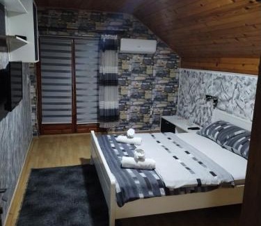 Donji Milanovac House | Sobe Lara