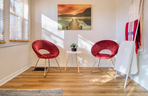 Meridian-Kessler House | SoBro Bungalow! Stay close to everything in Indy!