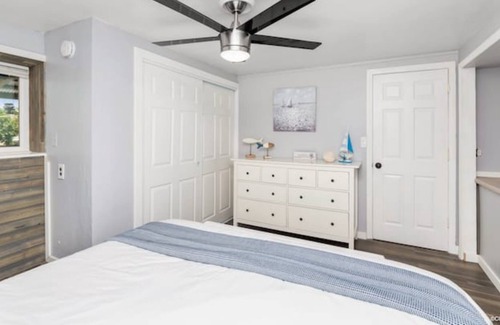 Central Escondido House | SoCal Charmer Oversized Saltwater Pool & Hot Tub
