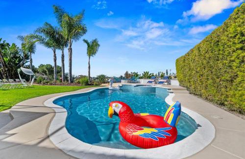 Mira Costa House | SoCal Gem Pool, Spa, Games, and Scenic Views