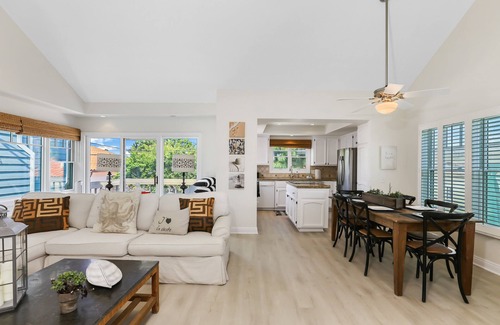 Corona del Mar House | SoCal's Finest Gem on Dahlia