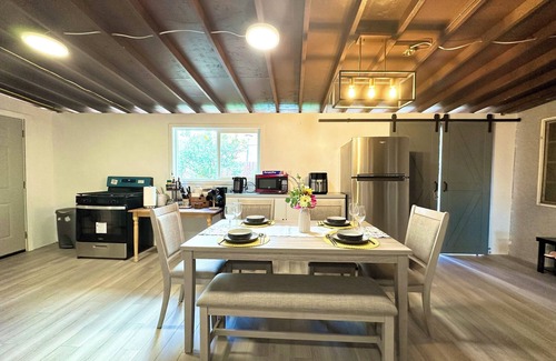Riverview West Apartment | SoCalGateway:2BRw/WIFI&TV!Sleep8 and Parking/near by Disney