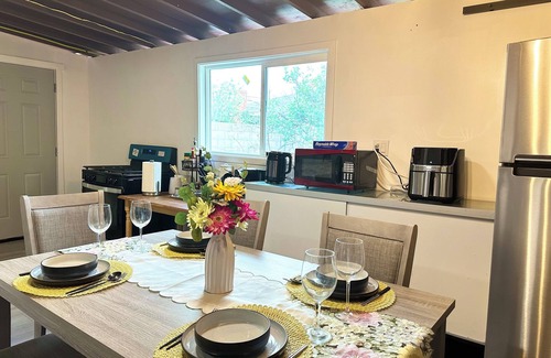 Riverview West Apartment | SoCalGateway:2BRw/WIFI&TV!Sleep8 and Parking/near by Disney