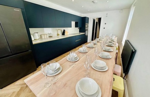 Cardiff City Centre House | Social Central - No 1 for large groups