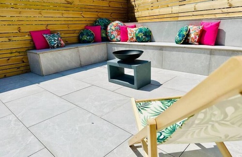 Cardiff City Centre House | Social Central - No 1 for large groups