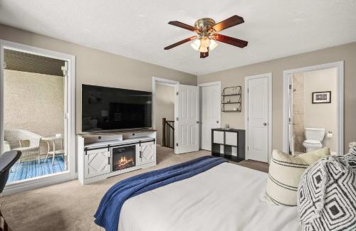 Bridgeland House | Social Haus Trendy 3BR Townhome in Bridgeland YYC