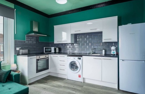 Doncaster Apartment | Social Media Adventure - 3 Bed 10% off Long stays