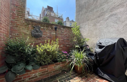 Center City House | Society Hill, Historical Home, 3BD/2.5BA
