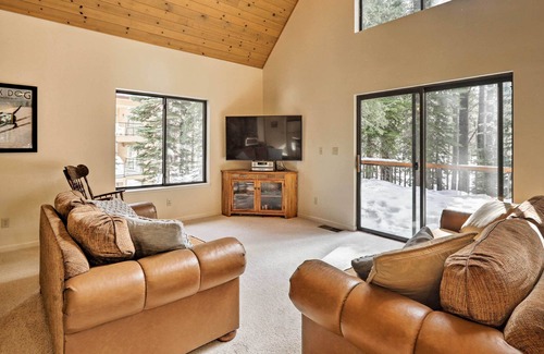 Pla-Vada Woodlands Cabin | Soda Springs Cabin w/ Deck: Mins to 3 Ski Resorts!