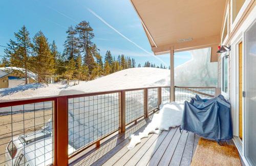 Serene Lakes House | Soda Springs Sanctuary