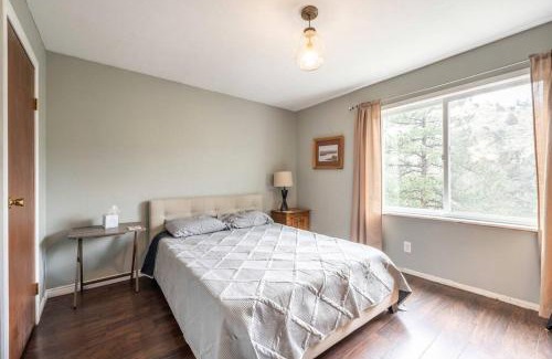 Idaho Springs House | SodaCreek Look-out .3 mi from i70 + hotsprings