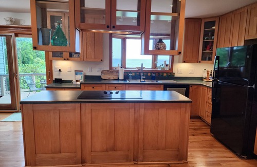 Sodus House | Sodus NY – Bootlegger’s Point. Cozy Lakefront Escape on Lake Ontario
