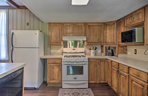 Sodus Point House | Sodus Point Historic Home ~ 1/2 Mi to Sodus Bay!