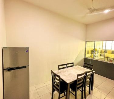 Kampung Raban House | Sofea Homestay Raban Lake