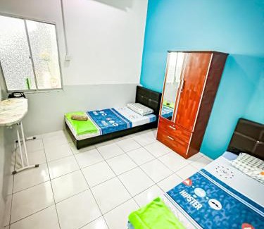 Kampung Raban House | Sofea Homestay Raban Lake