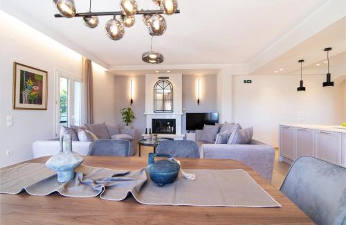 Perama Apartment | Sofias & Rolandos Luxury home