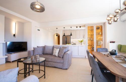 Perama Apartment | Sofias & Rolandos Luxury home