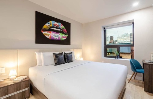 Gay Village Hotel | Soft King – Heart of Montreal