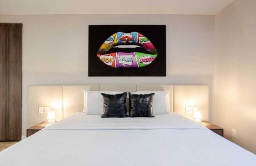 Gay Village Hotel | Soft King – Heart of Montreal