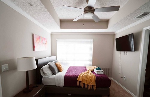 Courier City - Oscawana Apartment | SoHo/HydePark Aparment - Premium Location Free/ Parking