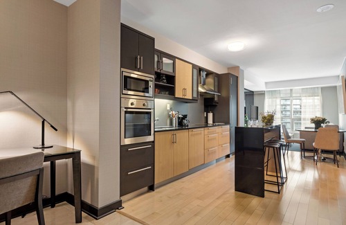 Wellington Place Hotel | SoHo Residences Toronto