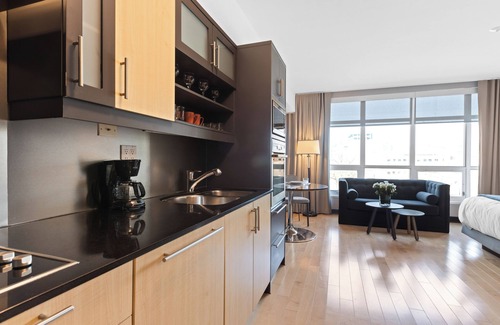 Wellington Place Hotel | SoHo Residences Toronto