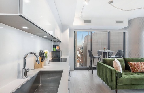 Bloor-Yorkville Apartment | Soho Suites Yorkville