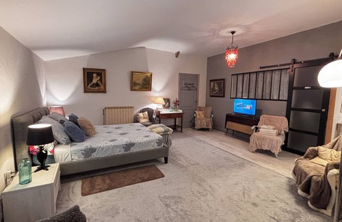 Romenay Bed & Breakfast | Sojani Guest House