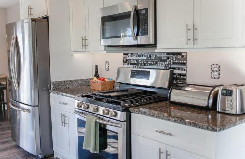 East Ocean View House | Sojourn Bay Breeze Retreat 4 BR Beach Home