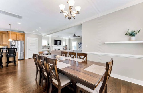 East Ocean View House | Sojourn Bay Haven Beach Home Steps to the Bay