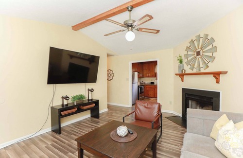 North Newport News House | Sojourn Ranch Home near Ft Eustis Family Home