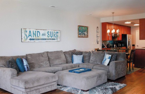 Sandbridge Apartment | Sojourn Sea Views with Balcony & Fireplace Sleeps 7