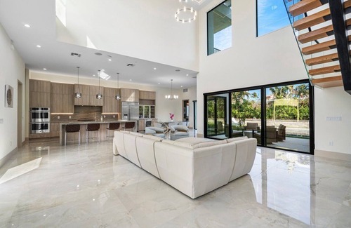 Juno Beach House | SOL HAUS! LUXE NEW 6 BDRM BEACH HOUSE W/STUNNING VIEWS/POOL/SPA/PUTTING GRN/GYM
