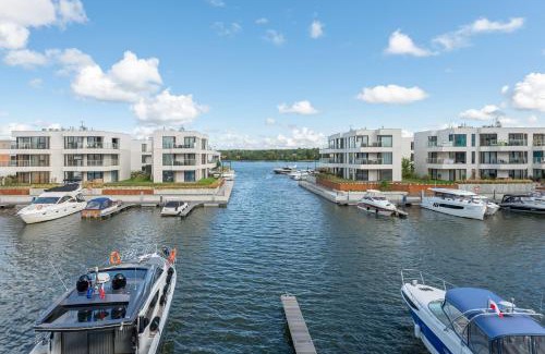 Orlinki Apartment | Sol Marina - Pool, SPA, Wellness, Riverview & Parking by Downtown Apartments
