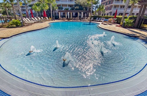 Treetop Condo | "Sol Mate" #239 Studio Sleeps 4