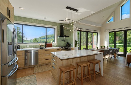 Margaretville Ski Chalet | SOL® Catskills Mnt view, Sauna, Hot Tub, Fire Pit, Min to Plattekill & Belleayre