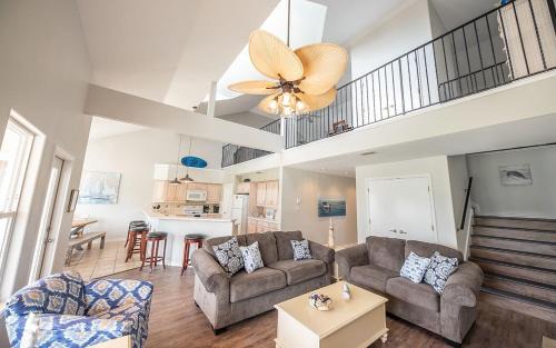 Sand Point House | Sol Searcher