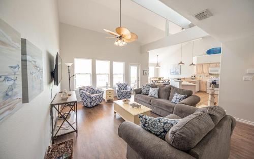 Sand Point House | Sol Searcher